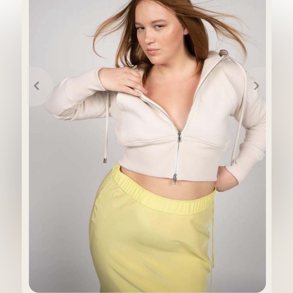 KES ELONGATED MATTE SCALLOPED SKIRT CHYRANTHRMUM MIDI Size L - Picture 9 of 15